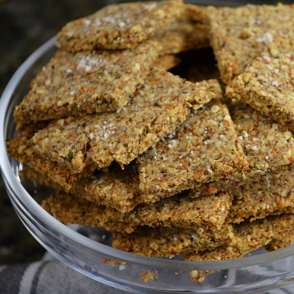 HOW TO MAKE SUPER HEALTHY HOMEMADE CRACKERS