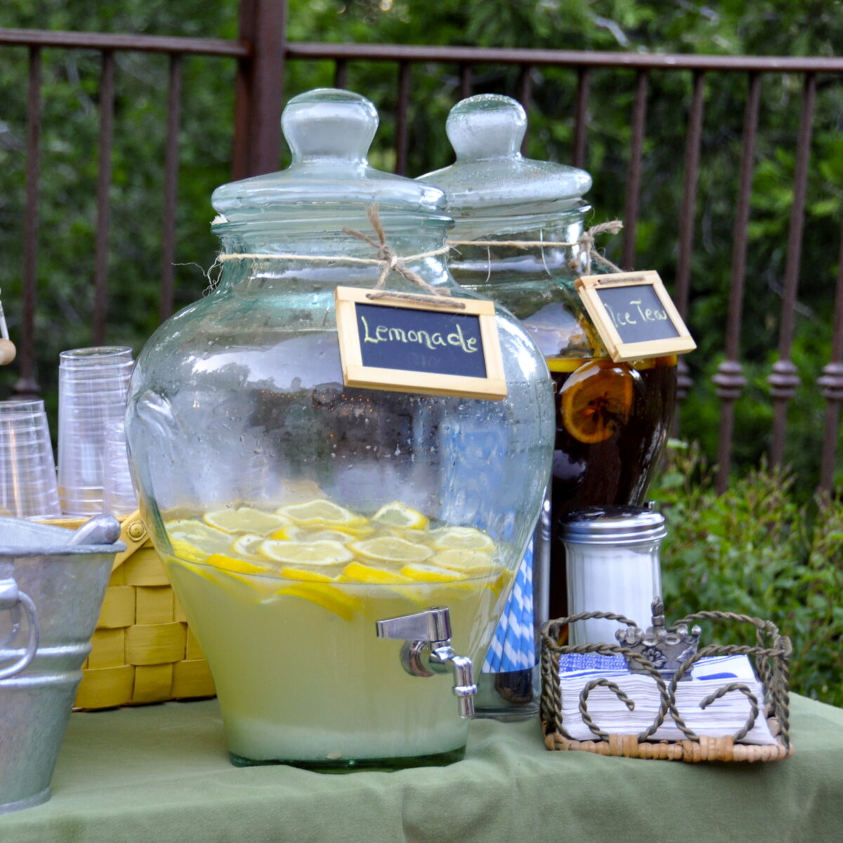 HOW TO THROW A GREAT GRADUATION PARTY