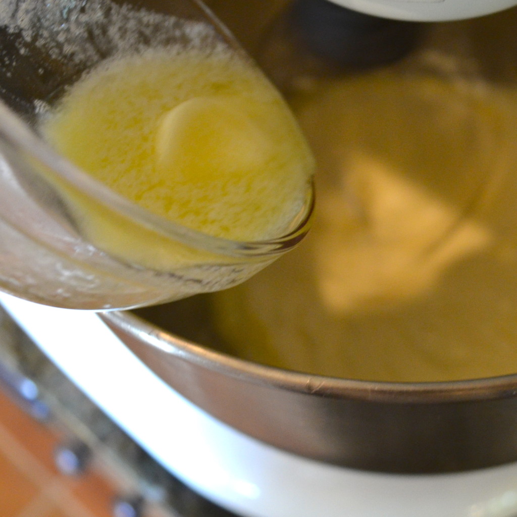 SUPER MOIST BANANA POPPY SEED CAKE