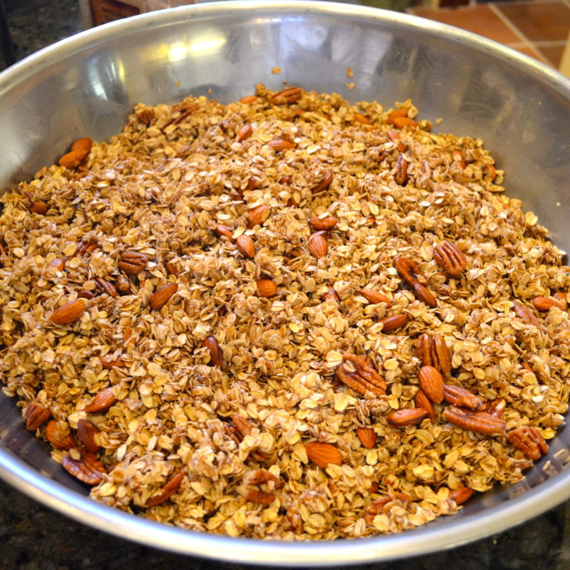 THE VERY BEST HOMEMADE GRANOLA RECIPE