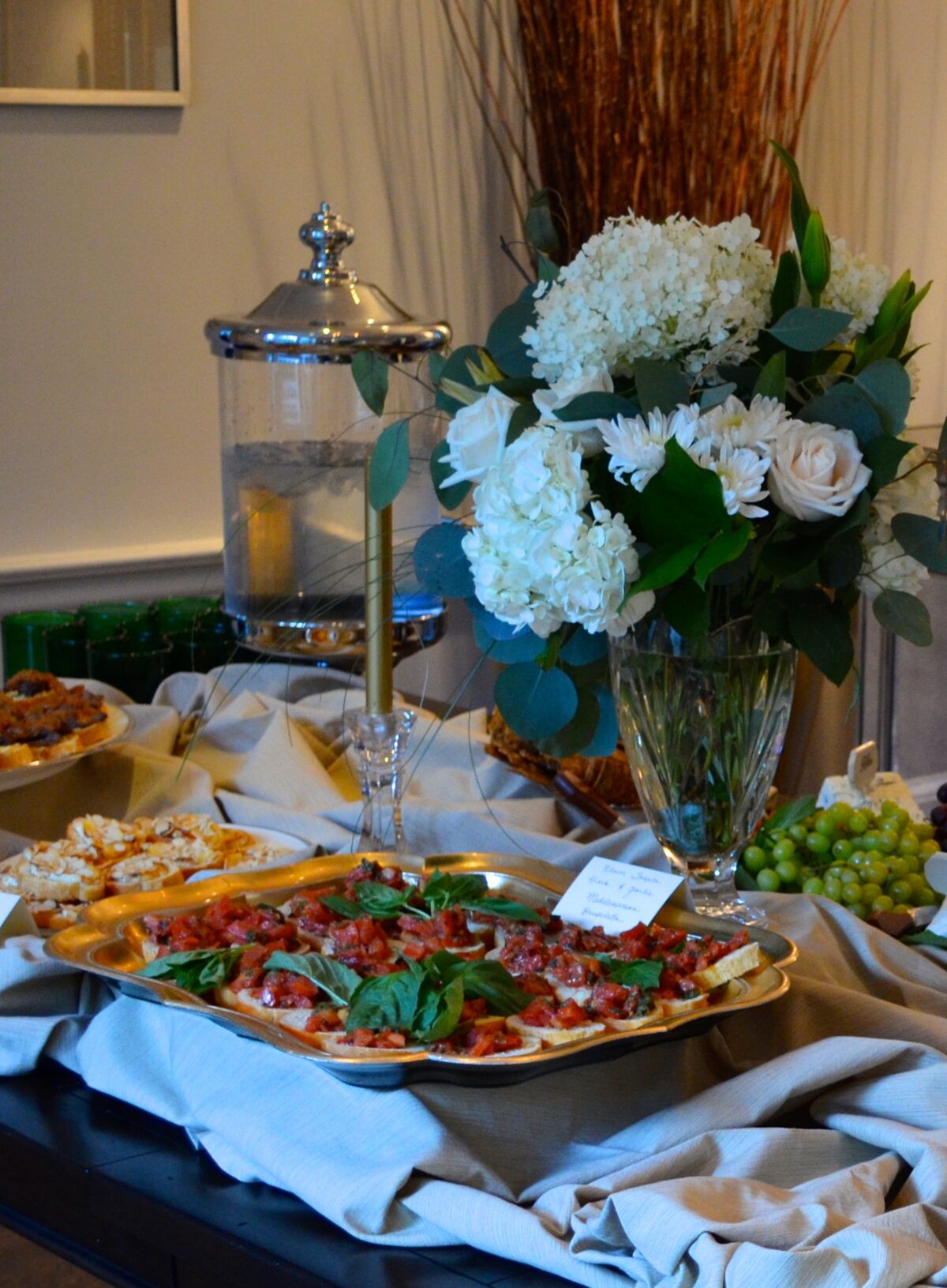HOW TO HOST A BEAUTIFUL REHEARSAL DINNER