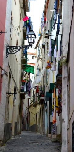  HOW TO SEE #LISBON #PORTUGAL IN A DAY | The #Alfama District | www.AfterOrangeCounty.com