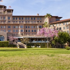 HOW TO HOST A VERY IMPRESSIVE #COCKTAIL #PARTY | #Tournament of Roses Suite, #Langham #Huntington Hotel, #Pasadena | www.AfterOrangeCounty.com