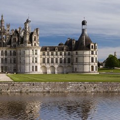 CHAMPAGNE COCKTAIL ANYONE? How to host a beautiful Bubbly Bar | www.AfterOrangeCounty.com | #Champagne | #Chateau de Chambord | #France