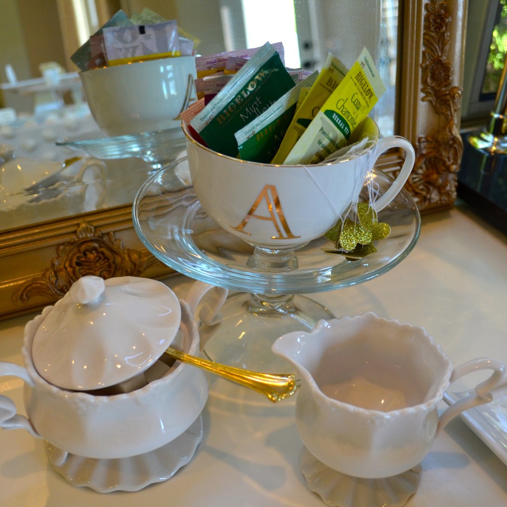 HOW TO HOST A BEAUTIFUL BRIDAL SHOWER