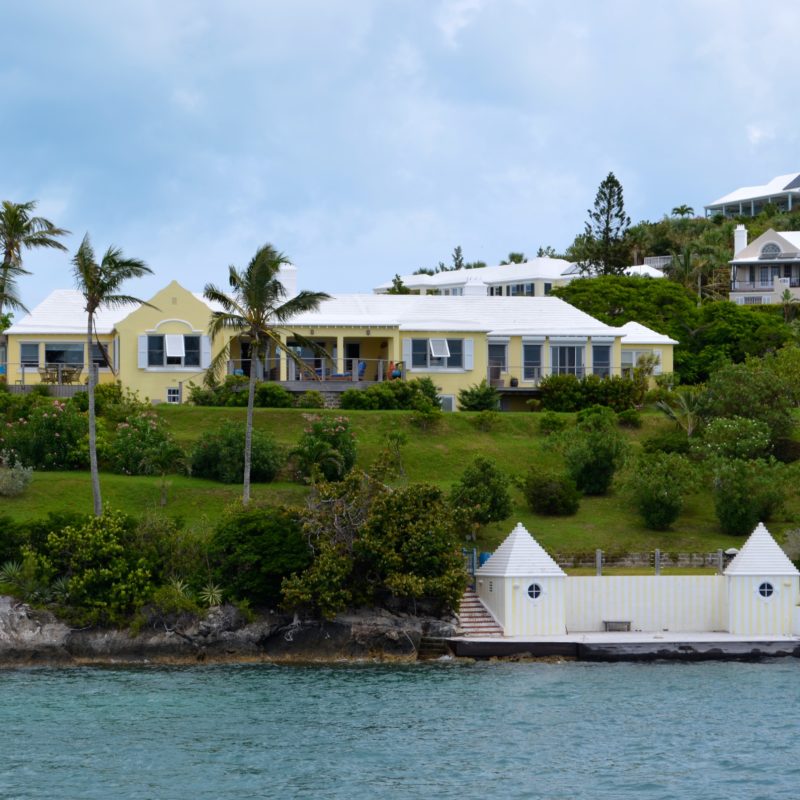 THE BEAUTIFUL HOMES, HOTELS & BEACHES OF BERMUDA