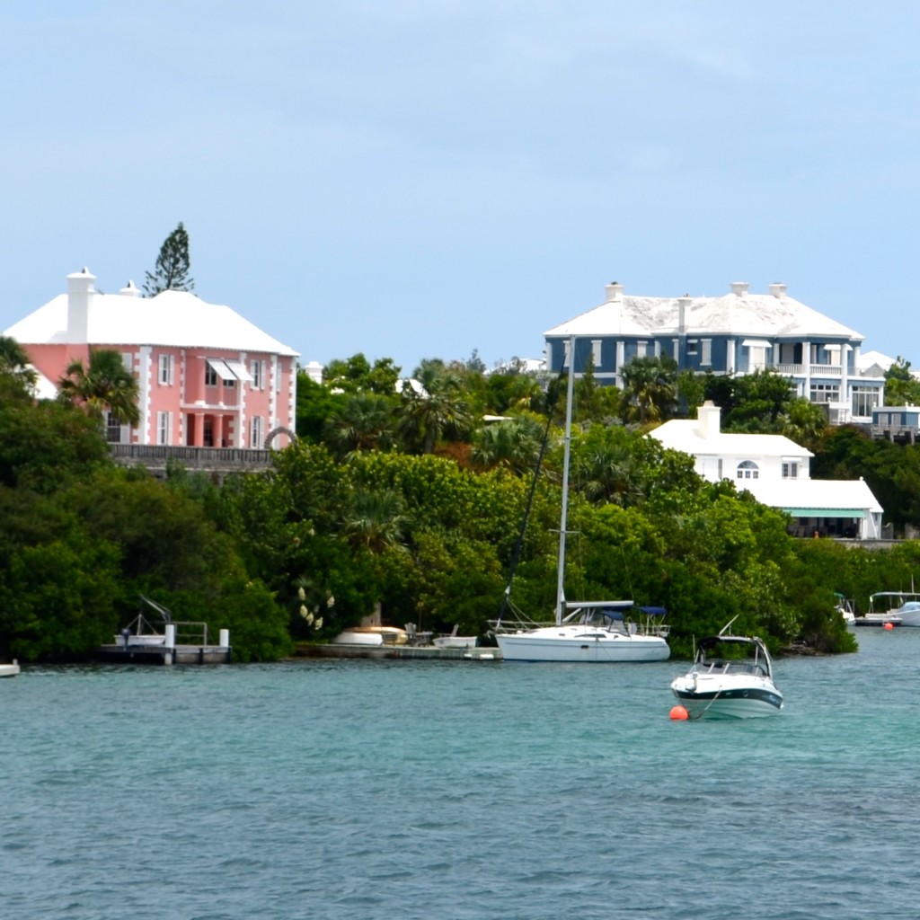 THE BEAUTIFUL HOMES, HOTELS & BEACHES OF BERMUDA