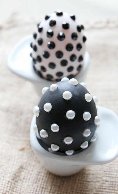 20 TERRIFIC IDEAS FOR DECORATING EASTER EGGS | From Style At Home |www.AfterOrangeCounty.com