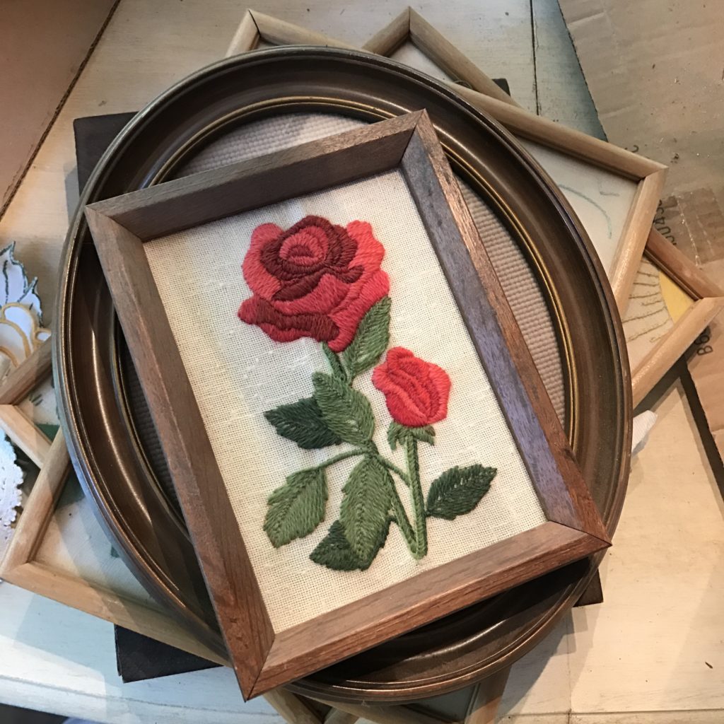 HOW TO CREATE INEXPENSIVE DIY WALL ART