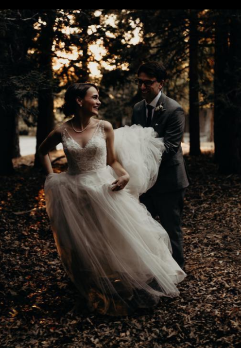 HOW TO MAKE WONDERFUL WEDDING WELCOME BASKETS | www.AfterOrangeCounty.com