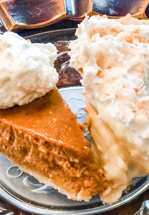 AN EASY THANKSGIVING TABLESCAPE TO IMPRESS | Pumpkin Pie & Coconut Cream Pie | www.AfterOrangeCounty.com